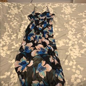 Lush Floral Dress 🍑